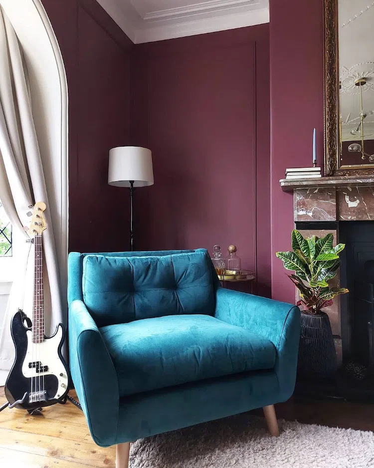 Классический интерьер с темными стенами Little Greene Adventurer