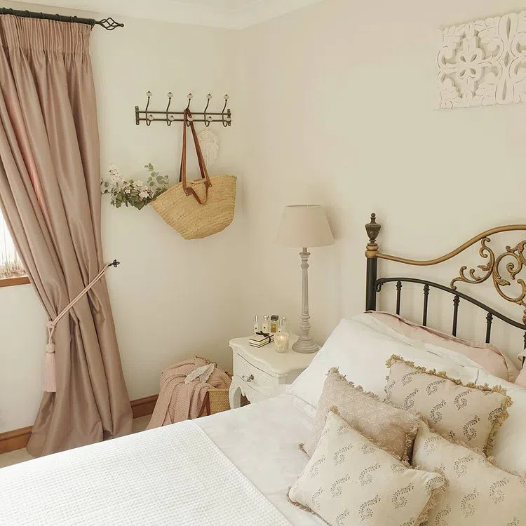 Светлый интерьер Little Greene 33 Linen Wash