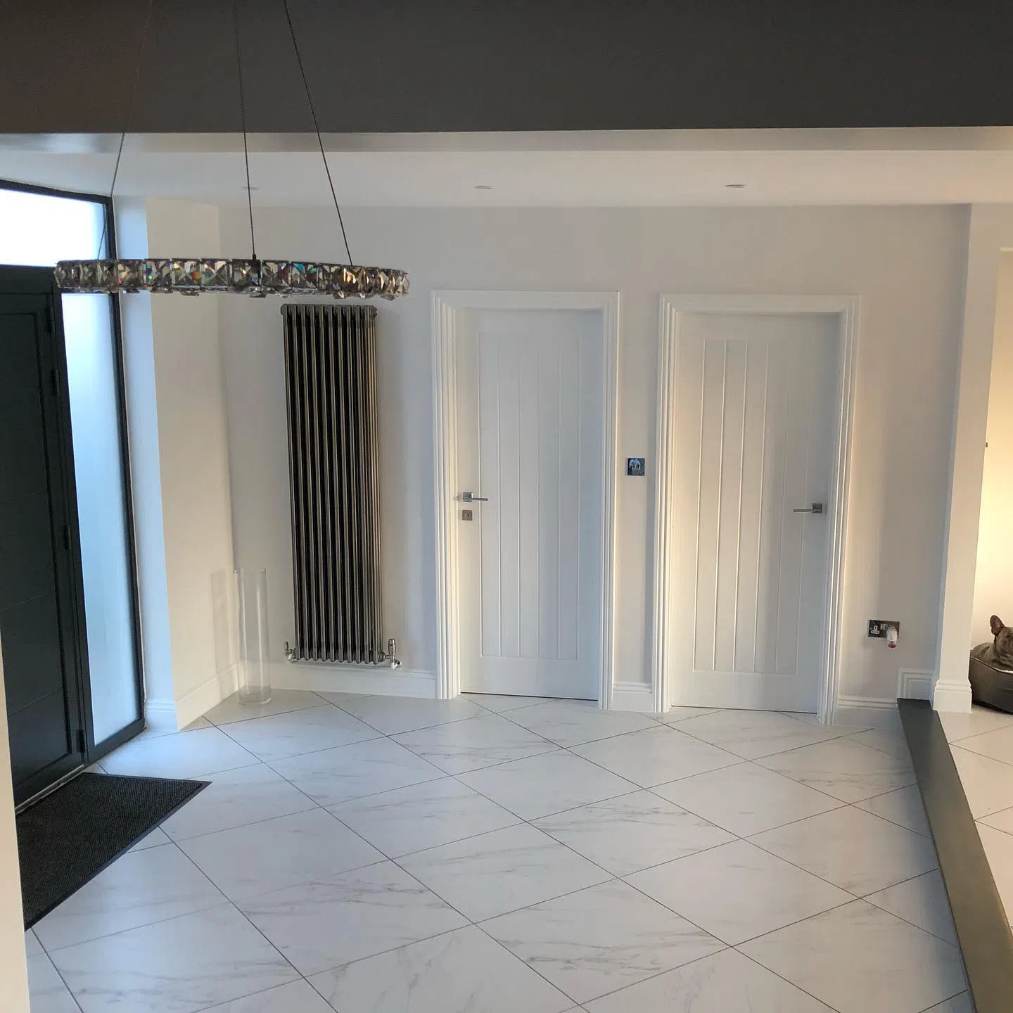 Ремонт с белыми стенами Little Greene Loft White 222