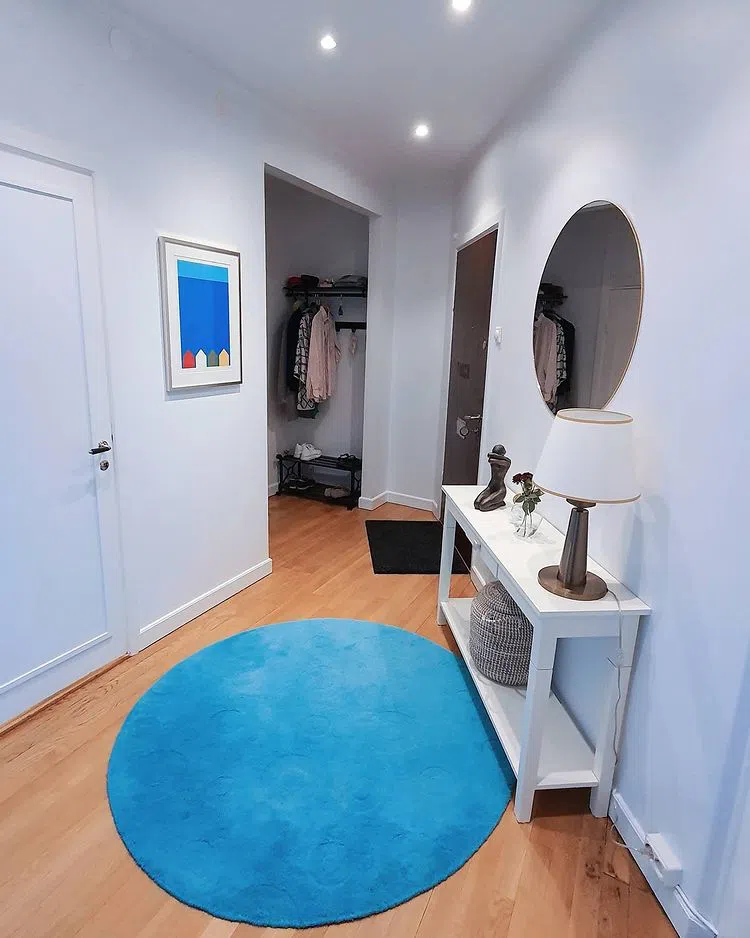 Белый коридор с краской Little Greene Loft White 222