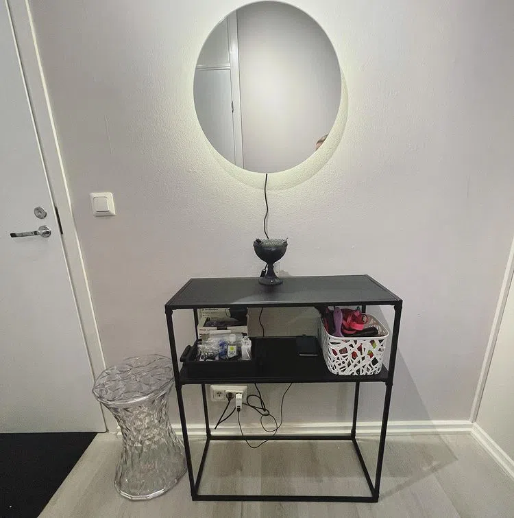 Интерьер с розовыми пудровыми стенами Тиккурила Мираж