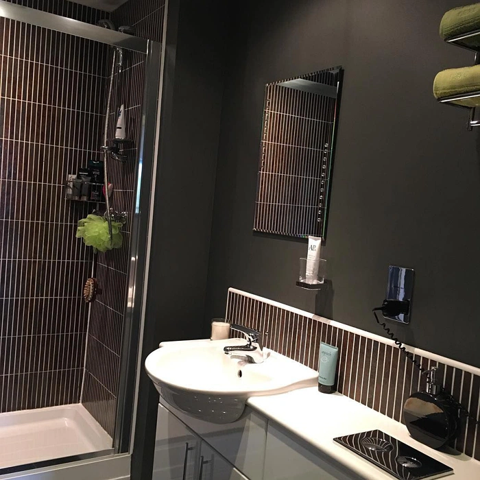 Dulux Night Jewels 2 00NN 13/000 в ванной