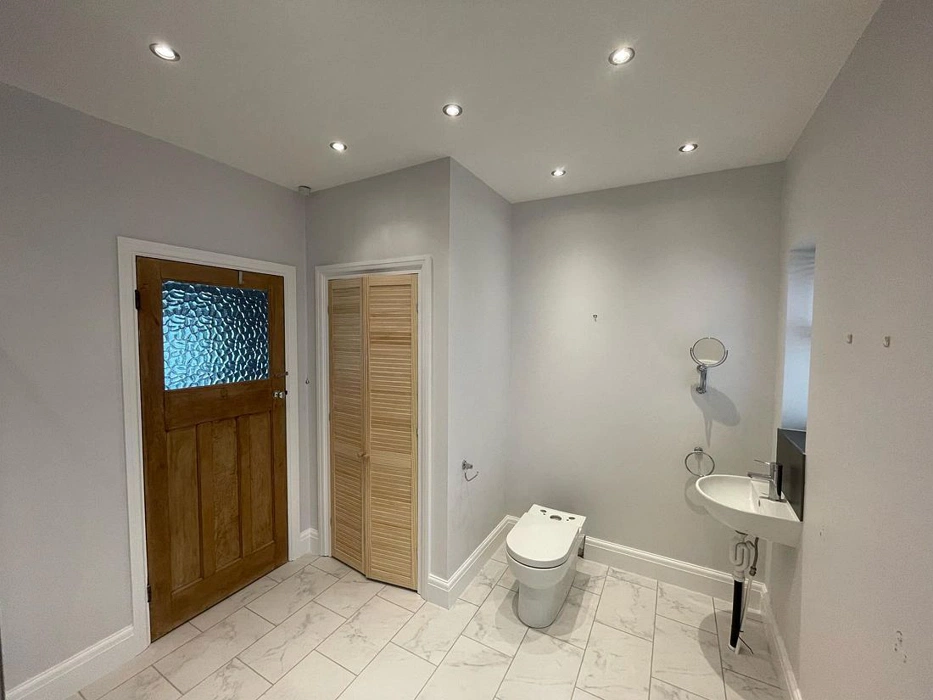 Dulux Night Jewels 6 30BB 83/001 в ванной