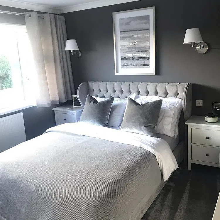 Спальная с темно-серыми стенами Night Jewels 3