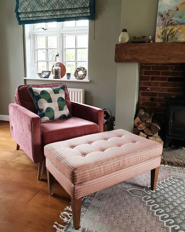 Интерьер с зелеными стенами Normandy Grey