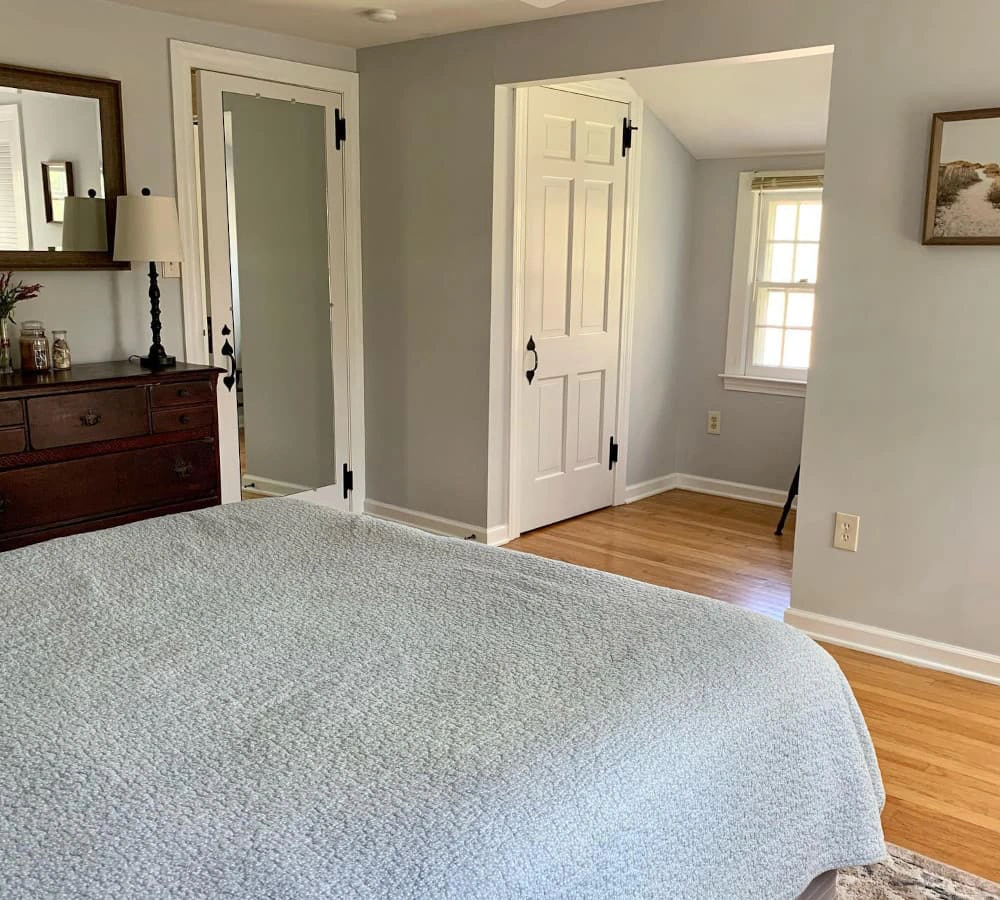 Sherwin Williams SW 6246 North Star в интерьере фото