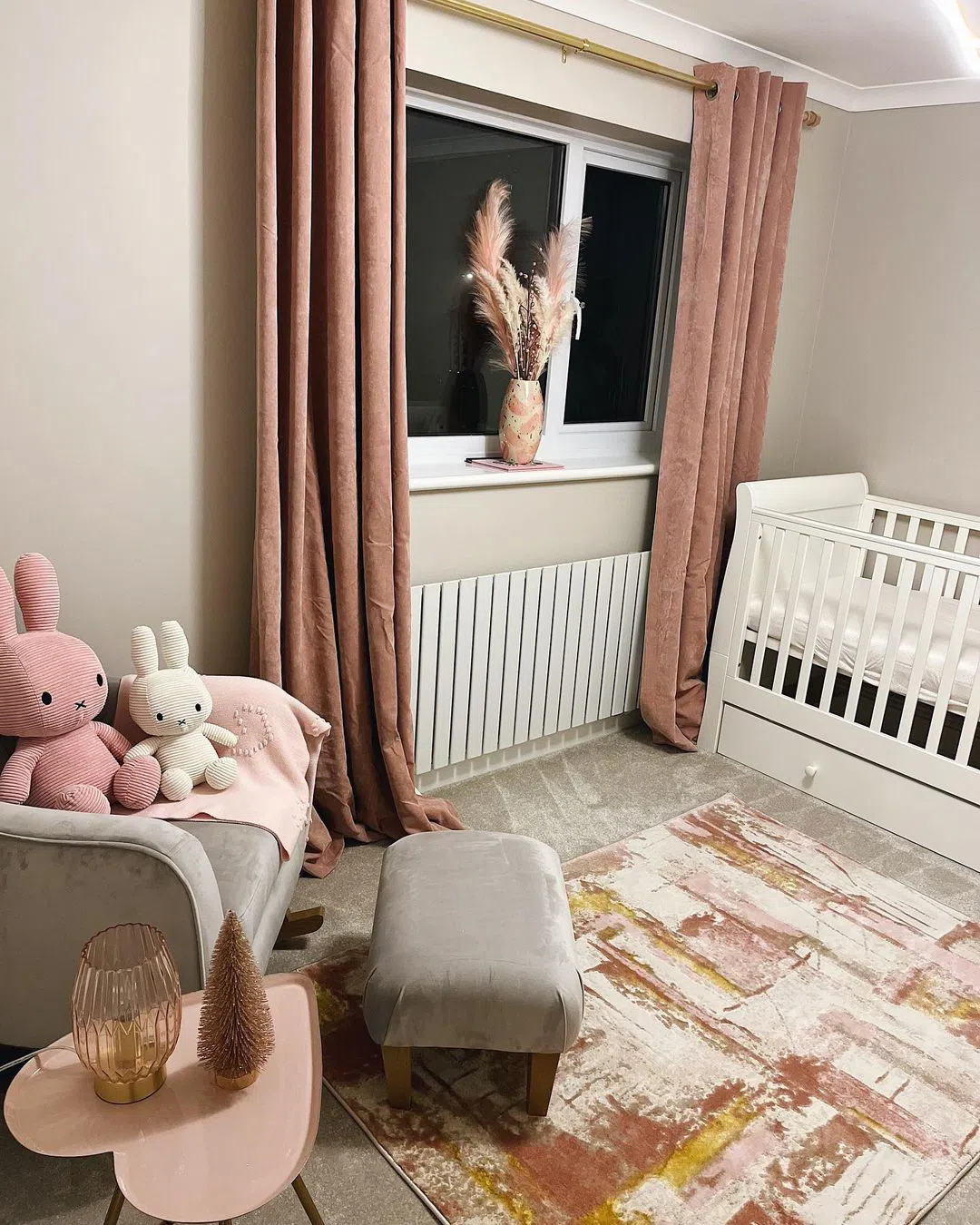 Бежевая детская в скандинавском стиле