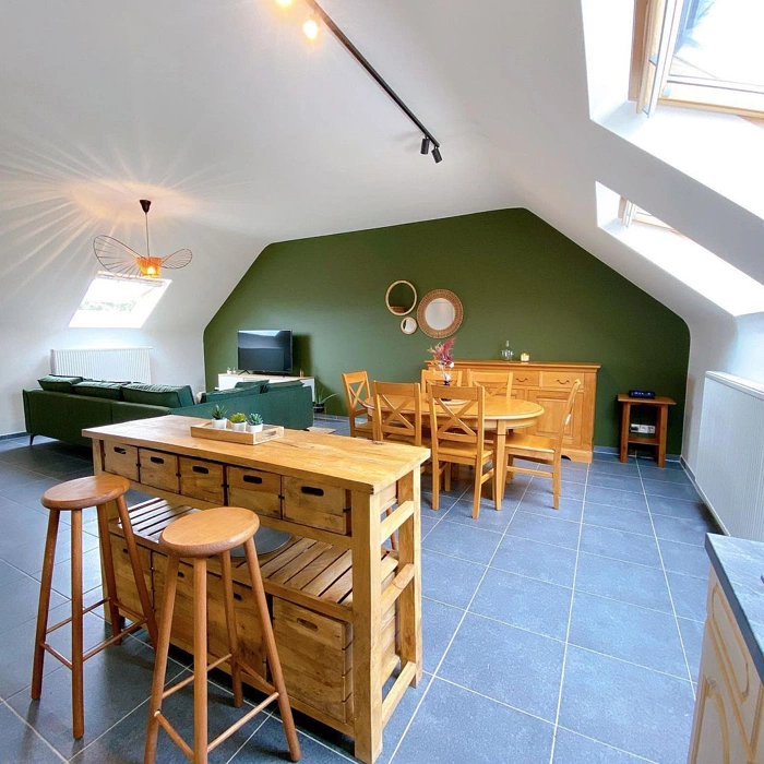 RAL 6003 на акцентной стене