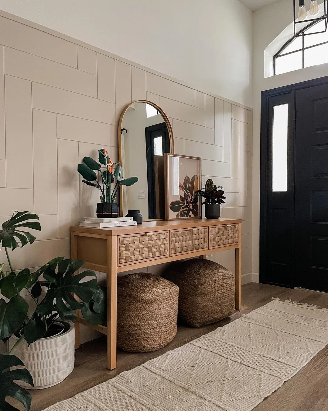 Sherwin Williams SW 7036 Accessible Beige в интерьере фото