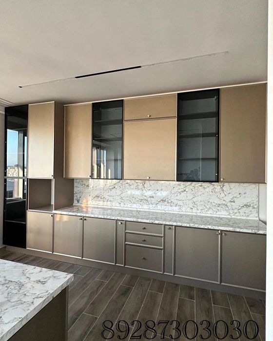 RAL Classic RAL 1035 на фасадах кухни