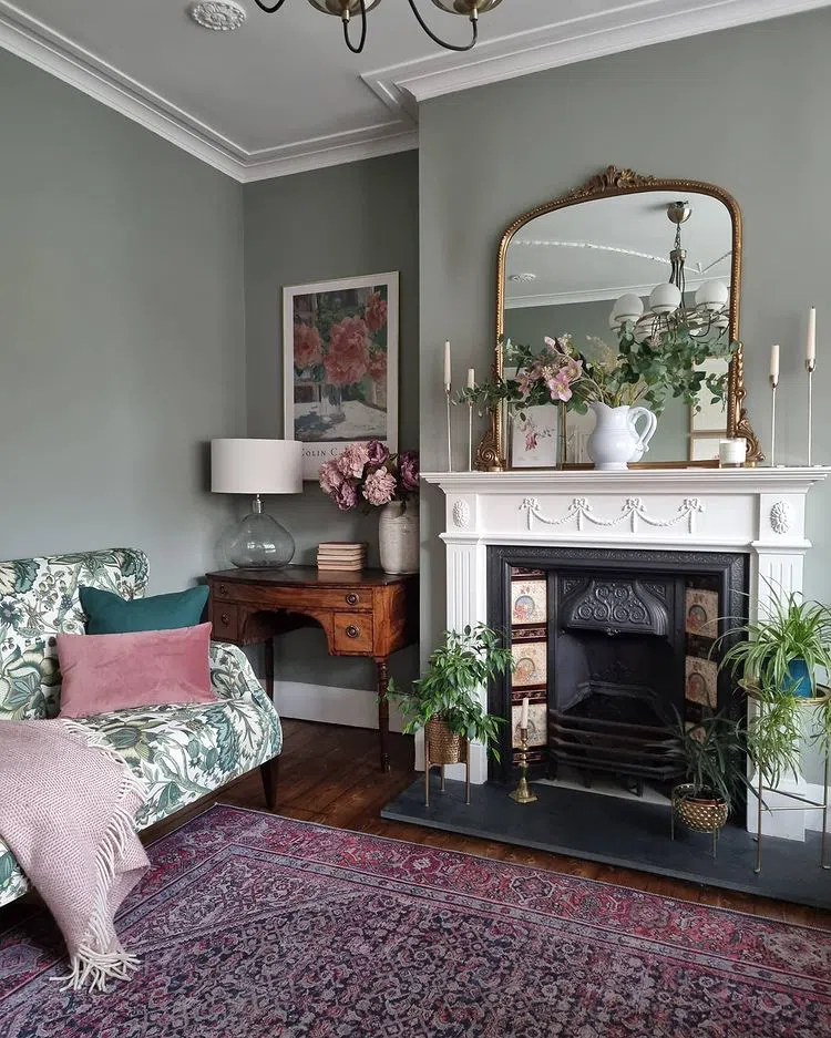 Классический богемский интерьер с серыми стенами Pigeon