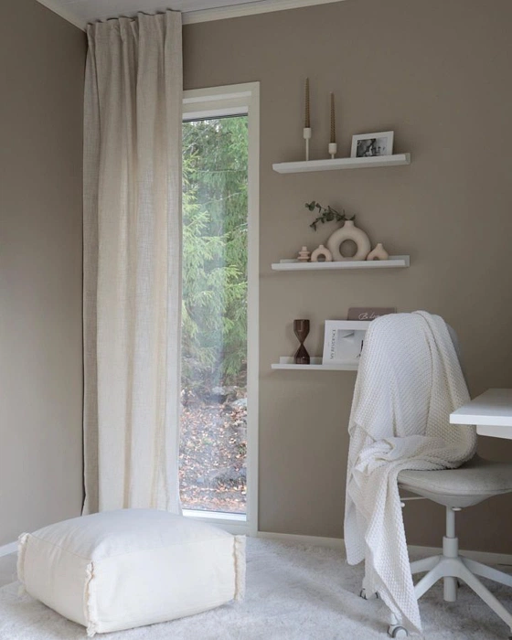 Tikkurila V484 серо-бежевый в интерьере