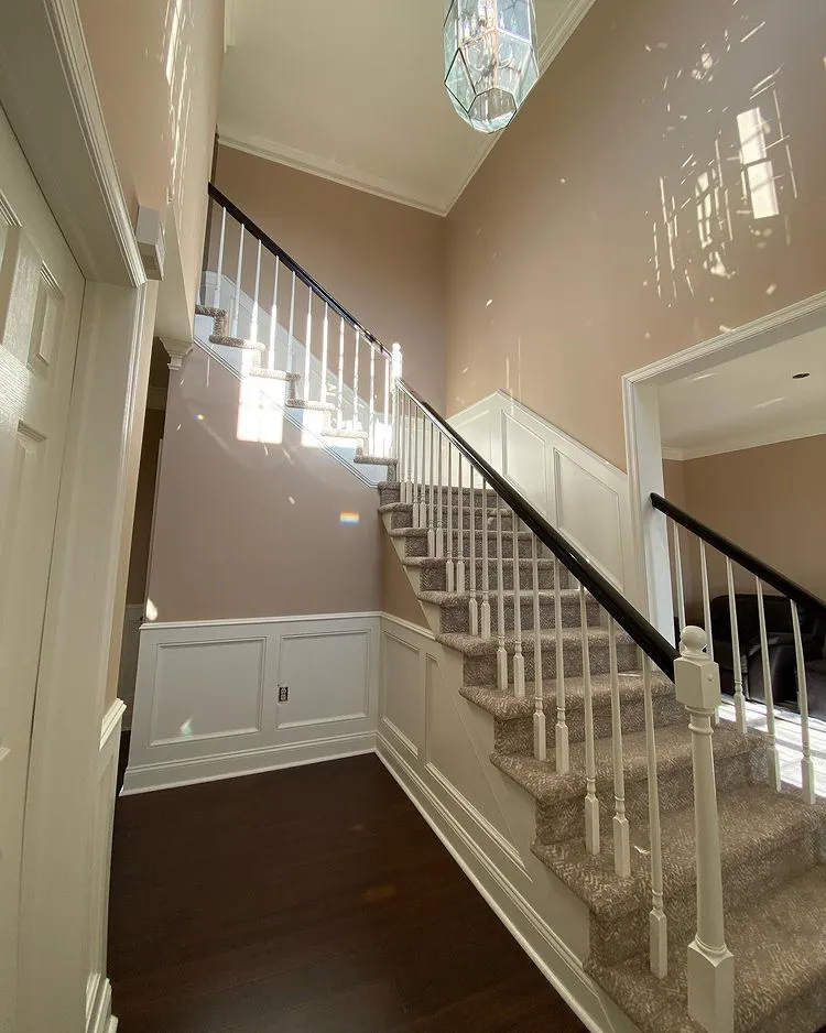 Sherwin Williams SW 6100 Practical Beige в интерьере фото