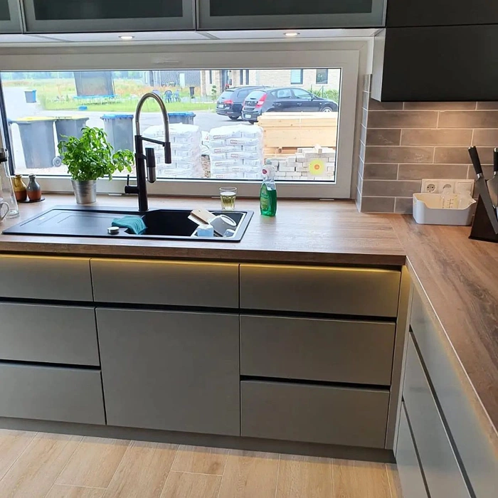 RAL 7039 серая кухня