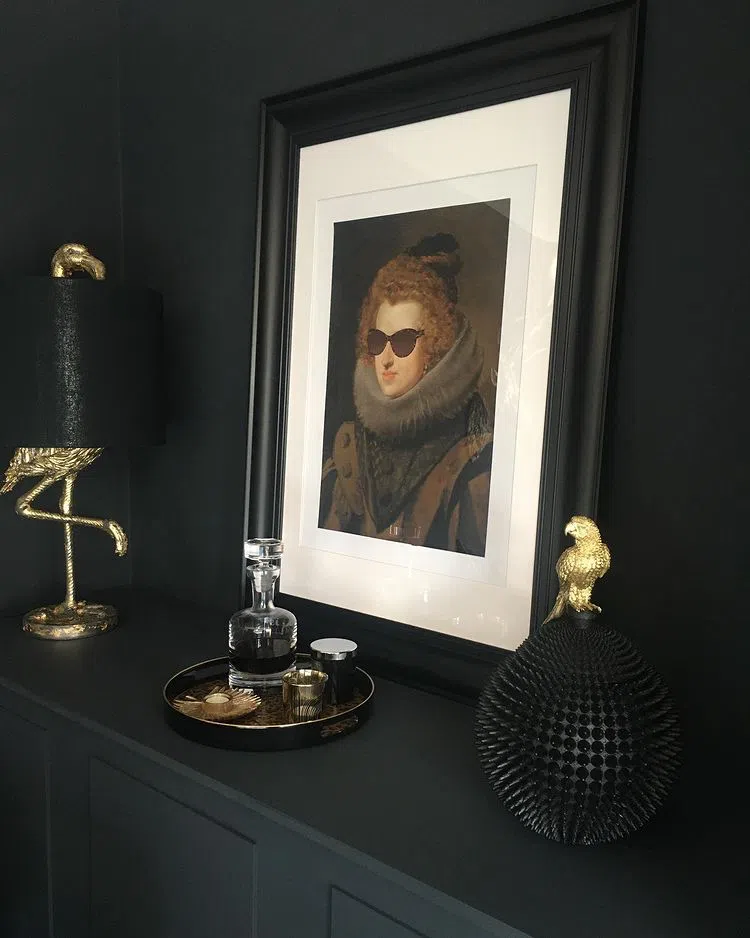 Темный серый оттенок Farrow and Balls Railings