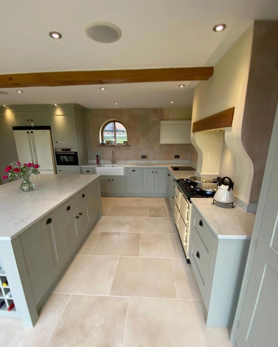 RAL 7032 на фасадах кухни