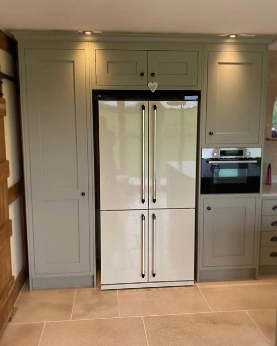 RAL Classic 7032 серые фасады кухни