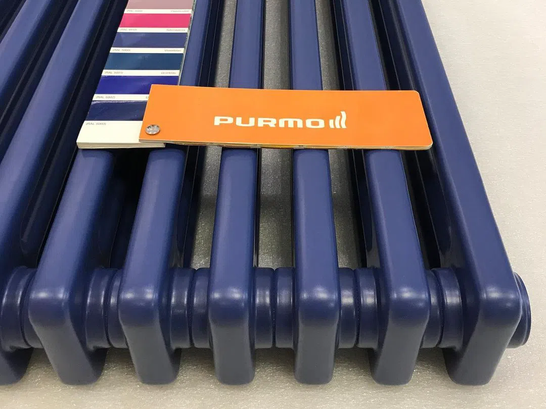 Синие радиаторы Purmo в цвете RAL5000