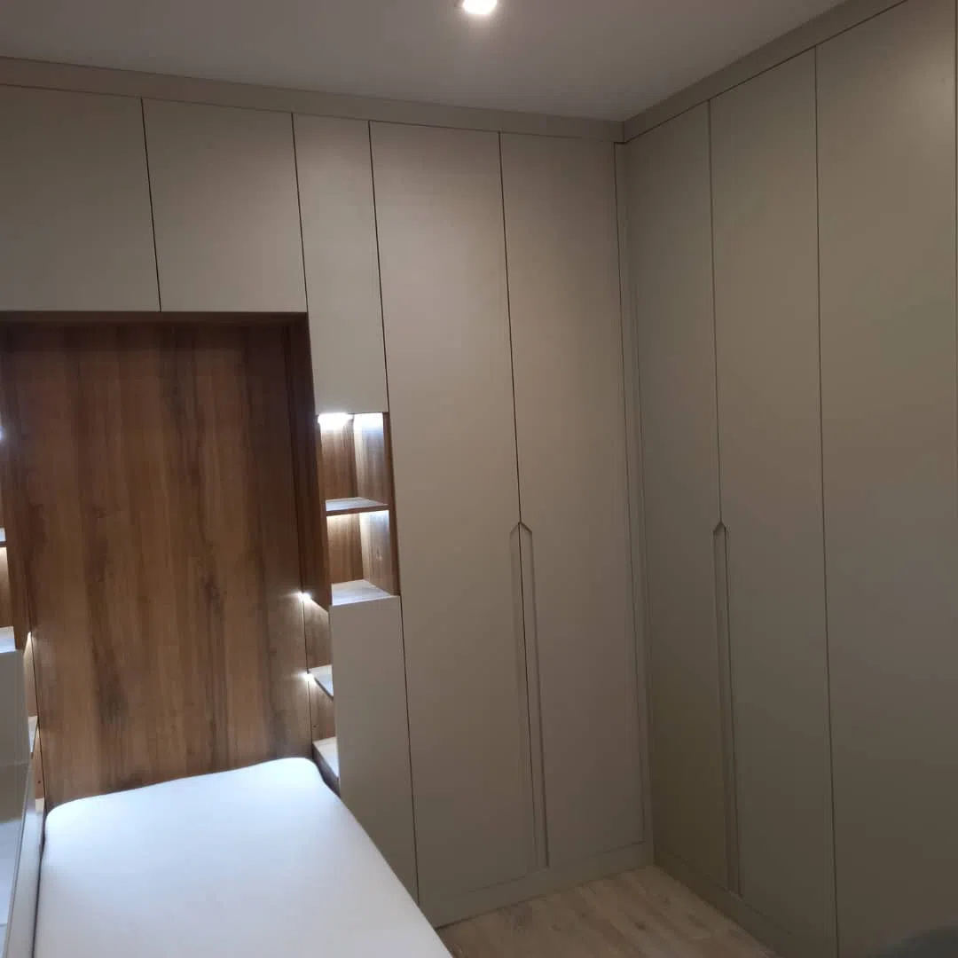 Шкафы бежевого цвета RAL 7044 Серый шёлк