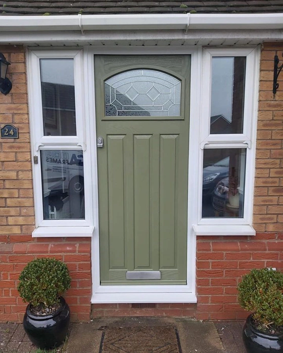 RAL 6013 на входной двери