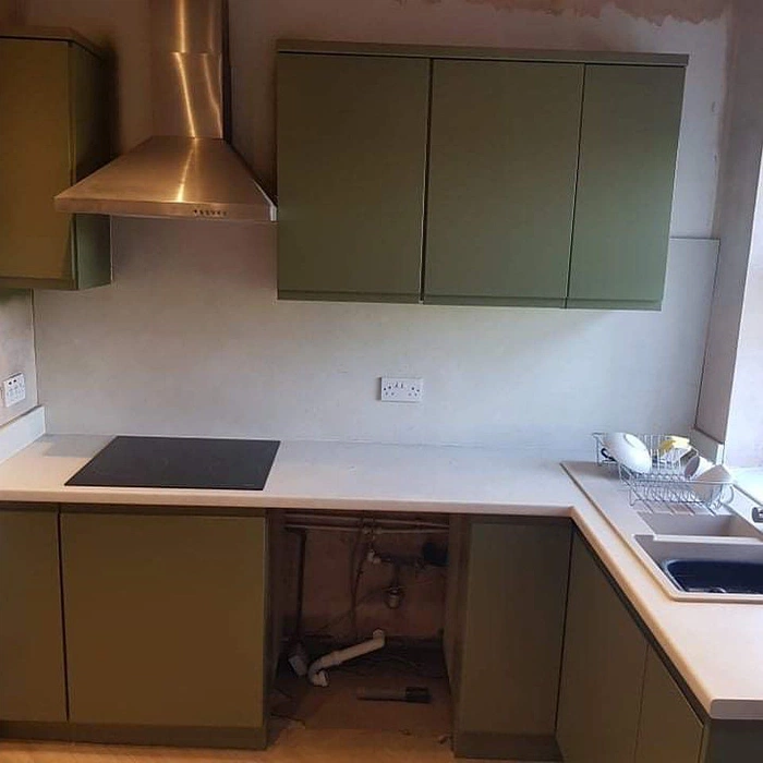 RAL 6013 зелёные фасады кухни