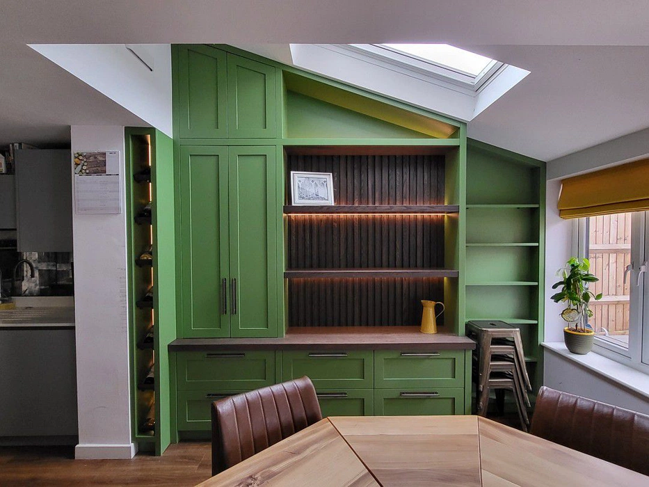 RAL 6011 встроенный зеленый шкаф