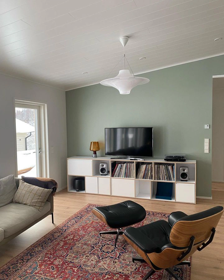 Tikkurila Serpentine V447 акцентная стена