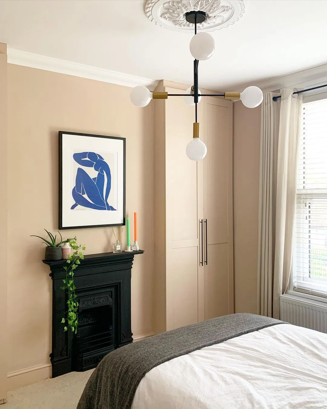 Фото сканди интерьера с Farrow and Ball Setting Plaster 231