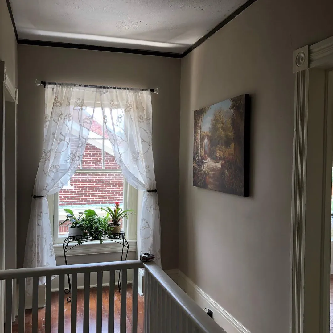 Sherwin Williams SW 7511 Bungalow Beige в интерьере фото