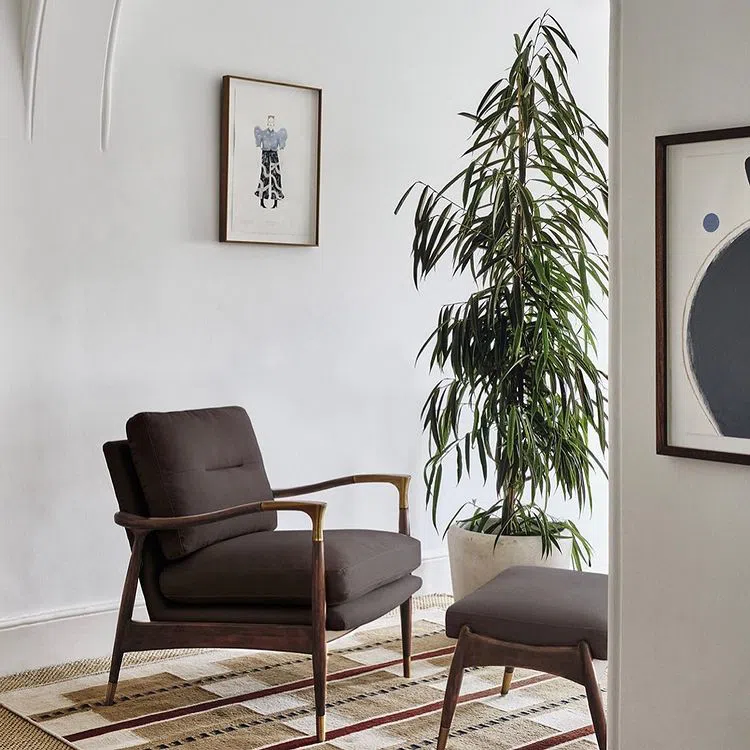 Интерьер с белыми стенами Little Greene Shirting