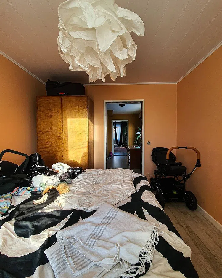 Спальная с персиковыми стенами Тиккурила Сиеста