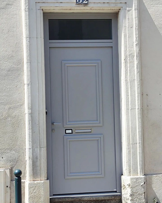 RAL 7004 на входной двери