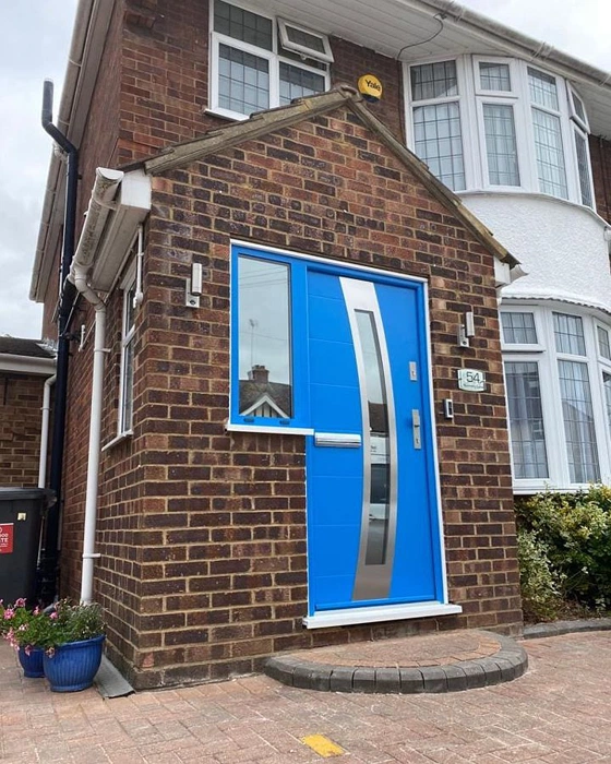 RAL 5015 на входной двери