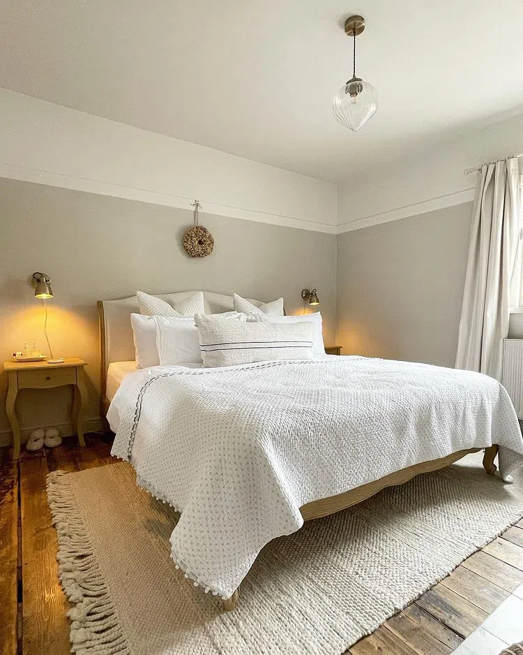 Фото цвета Slaked Lime Deep  в интерьере спальни с окраской колор блок