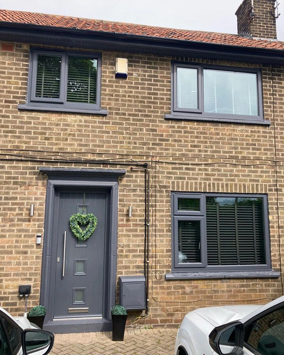 RAL 7015 на входной двери