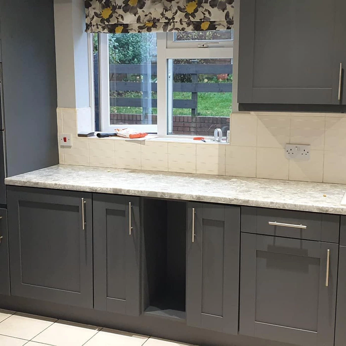 RAL 7015 серые фасады кухни