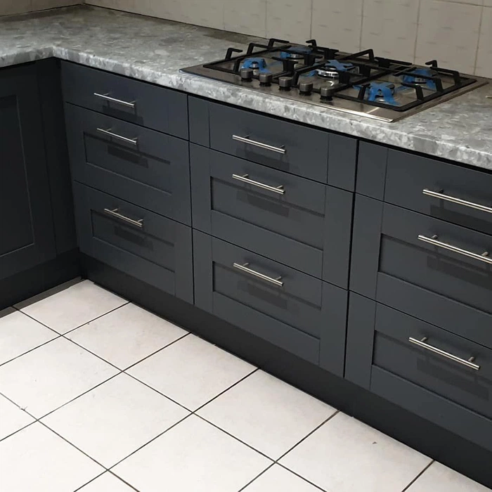 RAL 7015 темно-серая кухня