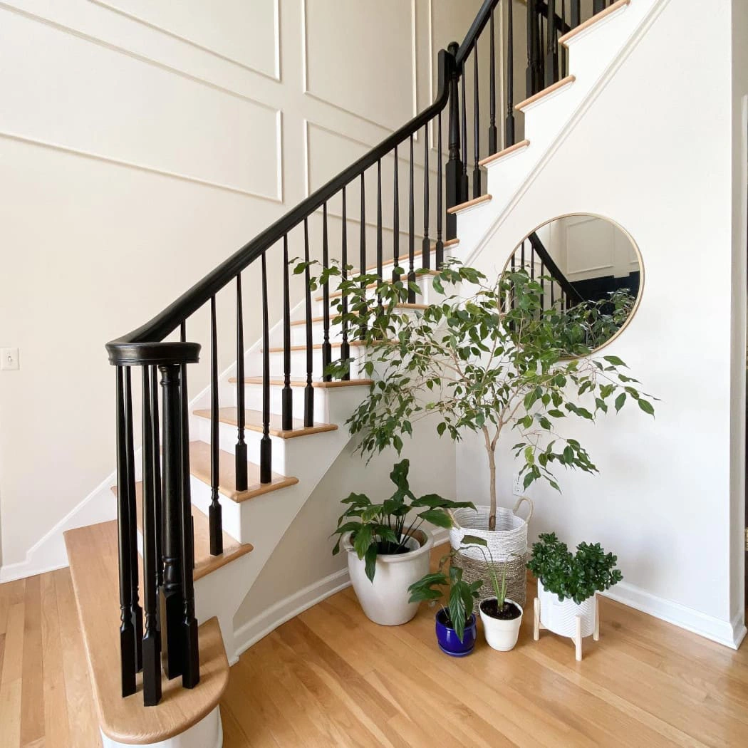 Sherwin Williams SW 7010 White Duck в интерьере фото