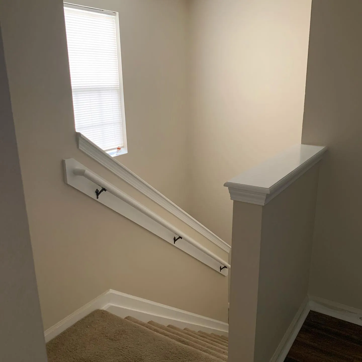 Sherwin Williams 9109 Natural Linen в интерьере фото