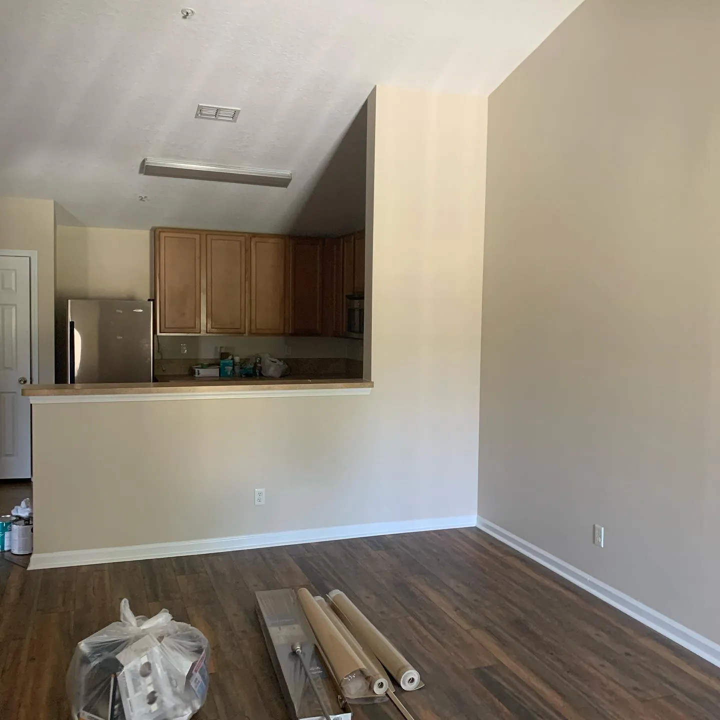 Sherwin Williams 9109 Natural Linen в интерьере фото