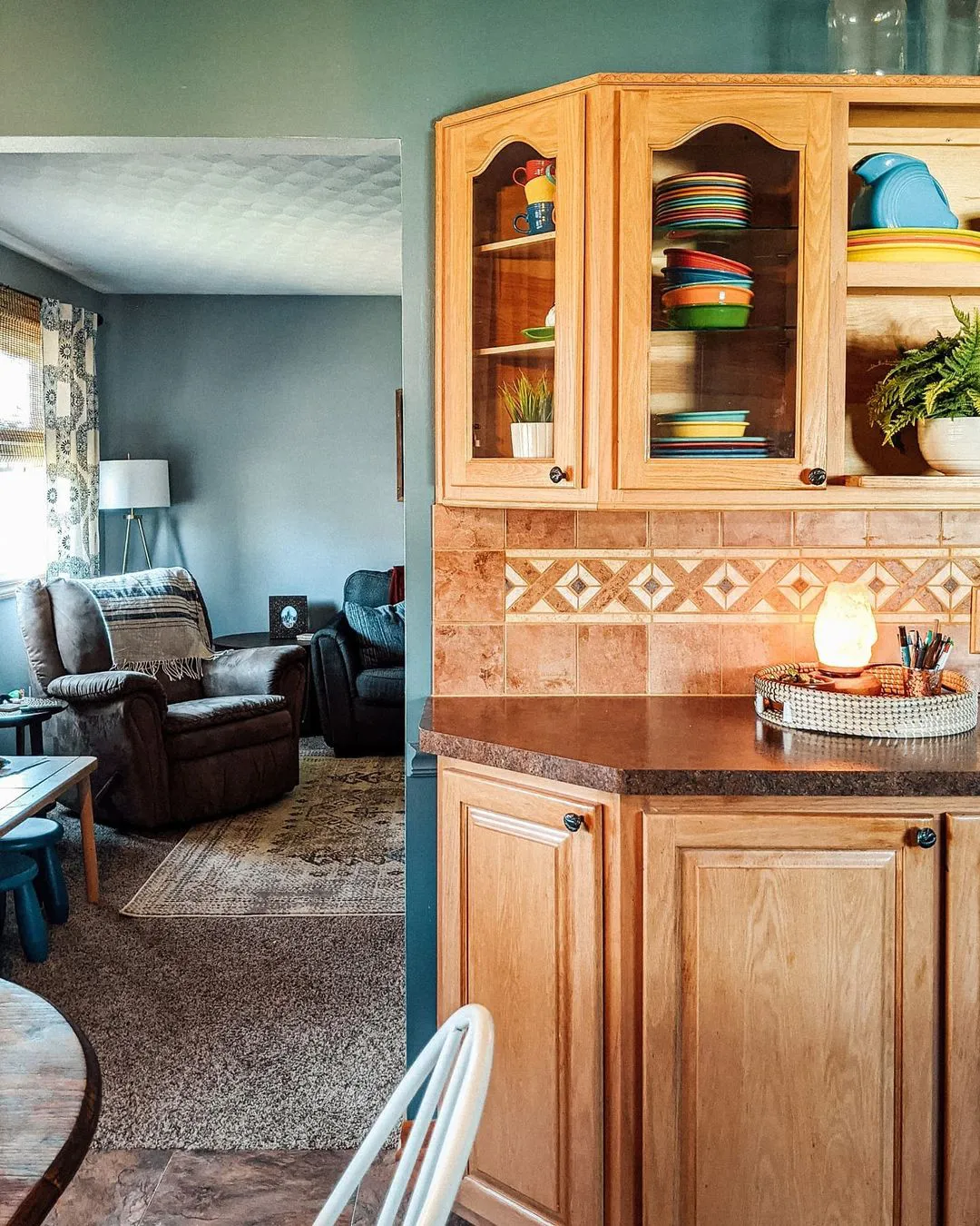 Sherwin Williams SW 6228 Refuge в интерьере фото