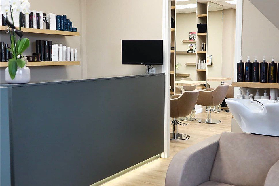 RAL 7010 серая стойка ресепшн