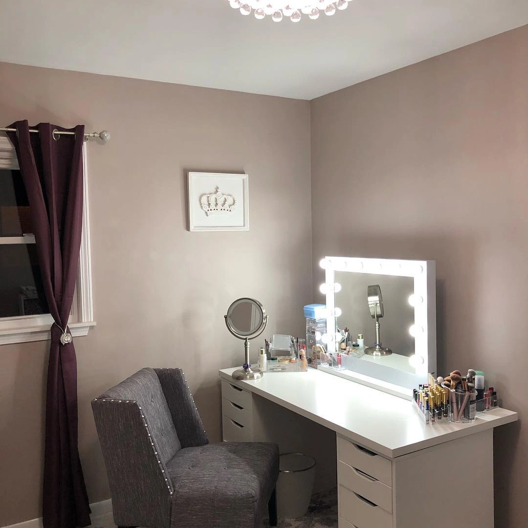 Sherwin Williams SW 6037 Temperate Taupe в интерьере фото