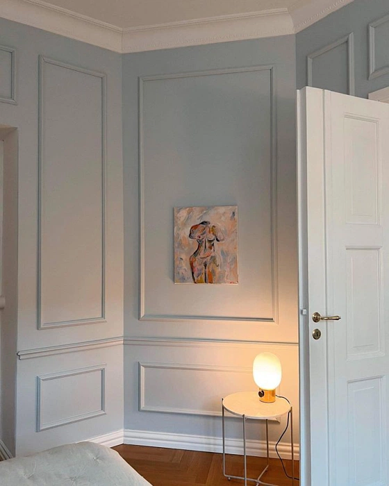 Светло-голубой Tikkurila Принц G490 в интерьере 