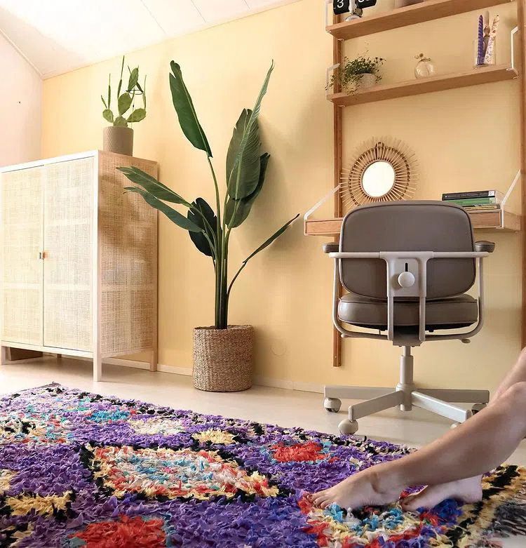 Интерьер бохо с желтыми стенами Tikkurila H300