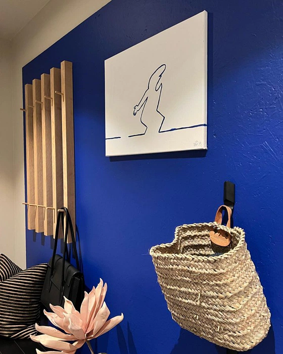 RAL Classic 5002 синяя акцентная стена