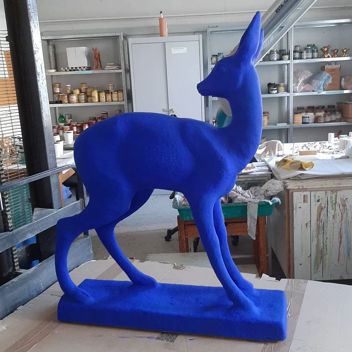 RAL Classic 5002 ярко-синяя скульптура