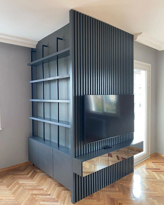 RAL 7022 на акцентной стене