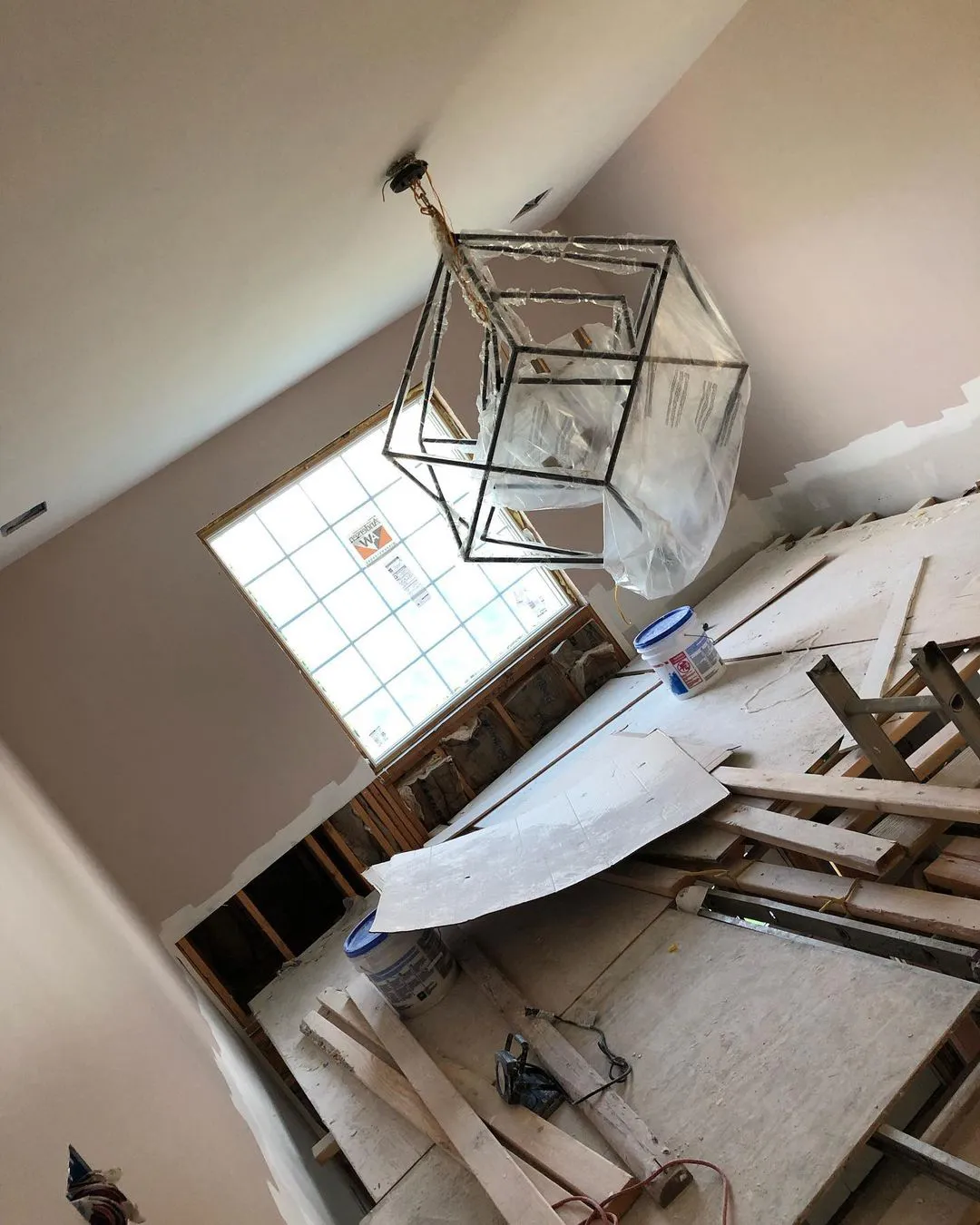 Sherwin Williams SW 6043 Unfussy Beige в интерьере фото