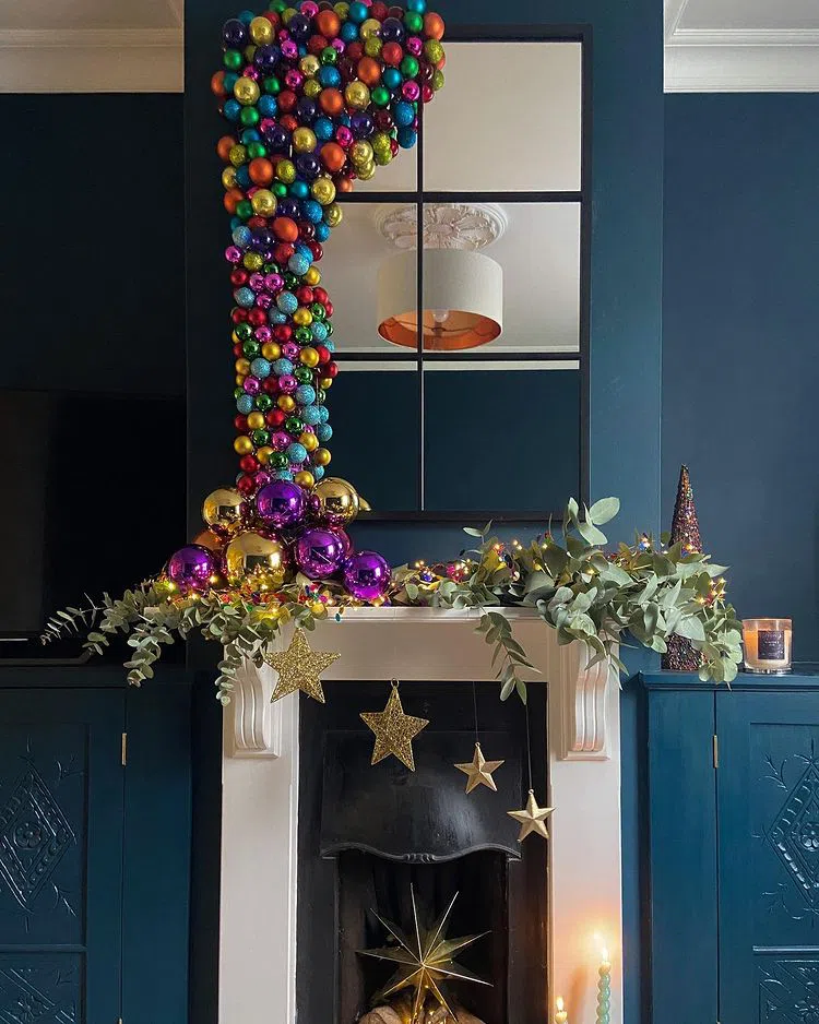 Викторианский интереьр с синими стенами Midnight Teal